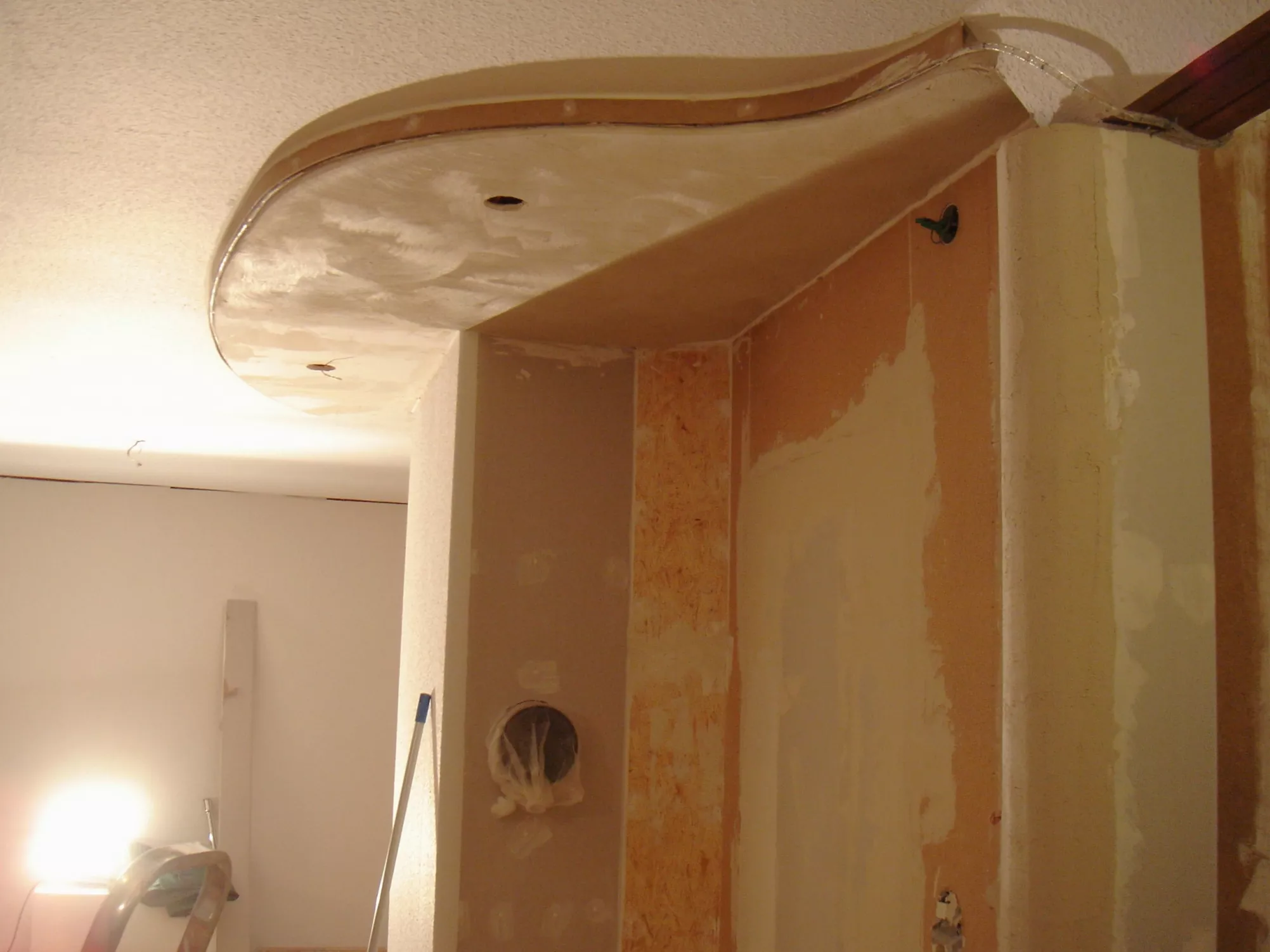 Trockenbau mit gebogenen Gipskartonplatten 