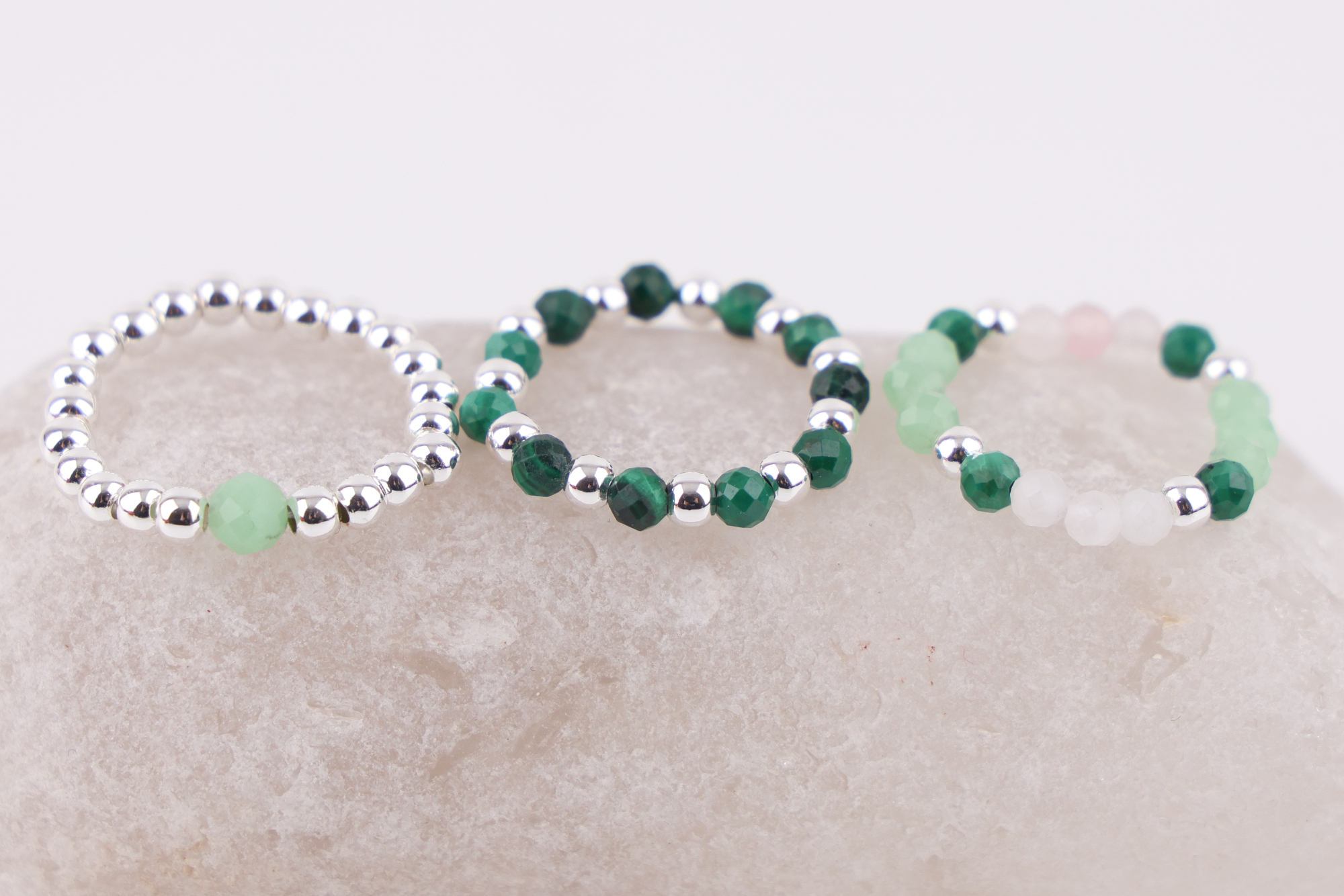 Nymph Edelsteinring-Set „Waldgeist“

Das Nymph Edelsteinring‑Set – Waldgeist verbindet die stille Magie des Waldes mit einer geerdeten, natürlichen Farbwelt. 