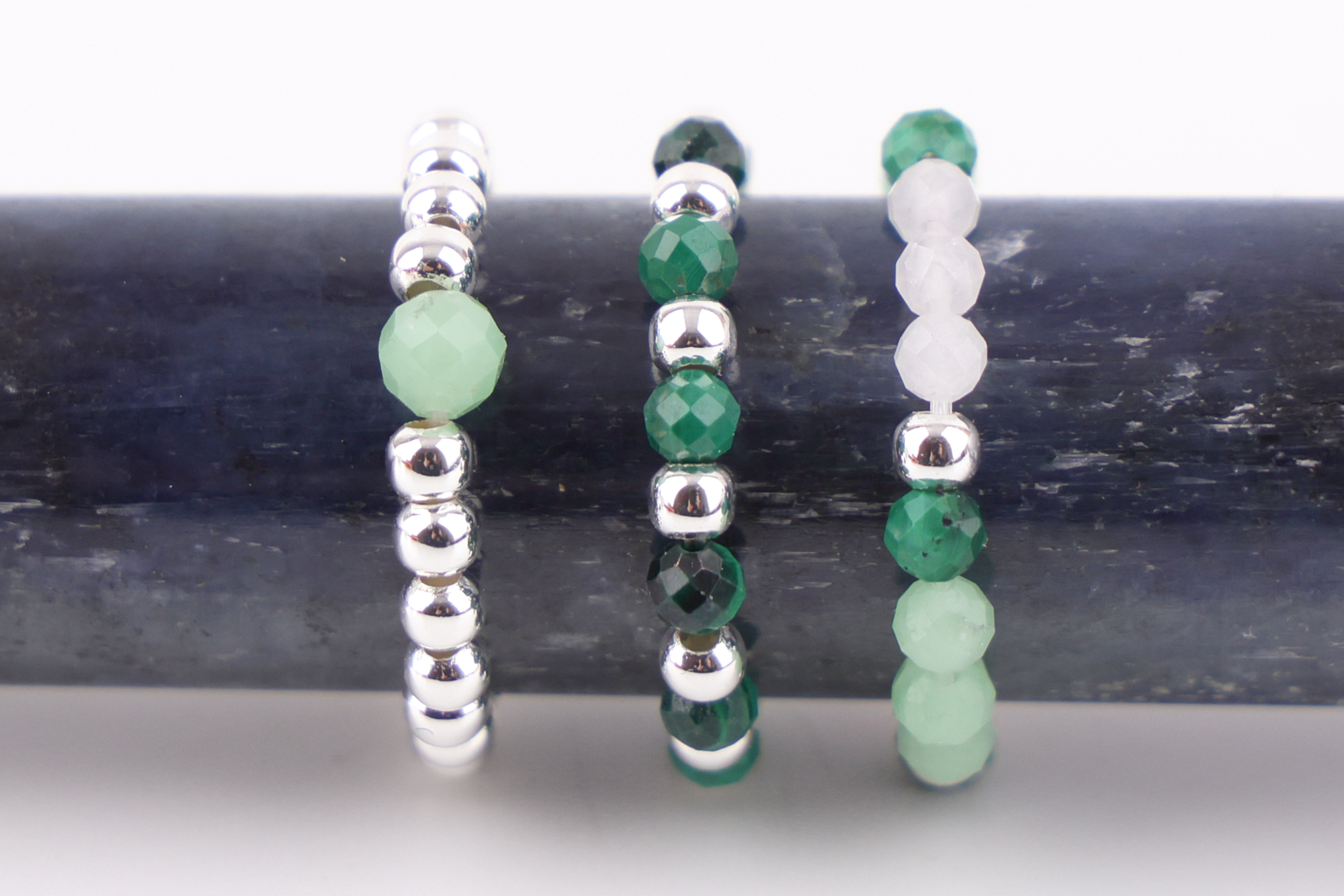 Nymph Edelsteinring-Set „Waldgeist“

Das Nymph Edelsteinring‑Set – Waldgeist verbindet die stille Magie des Waldes mit einer geerdeten, natürlichen Farbwelt. 