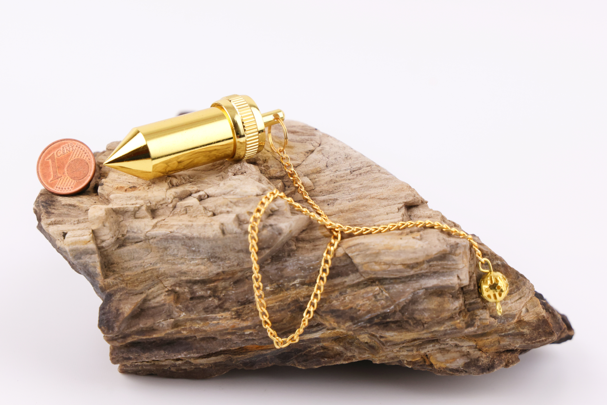 Vergoldetes Mermet‑Pendel aus Messing – präzise, ausgewogen und befüllbar.