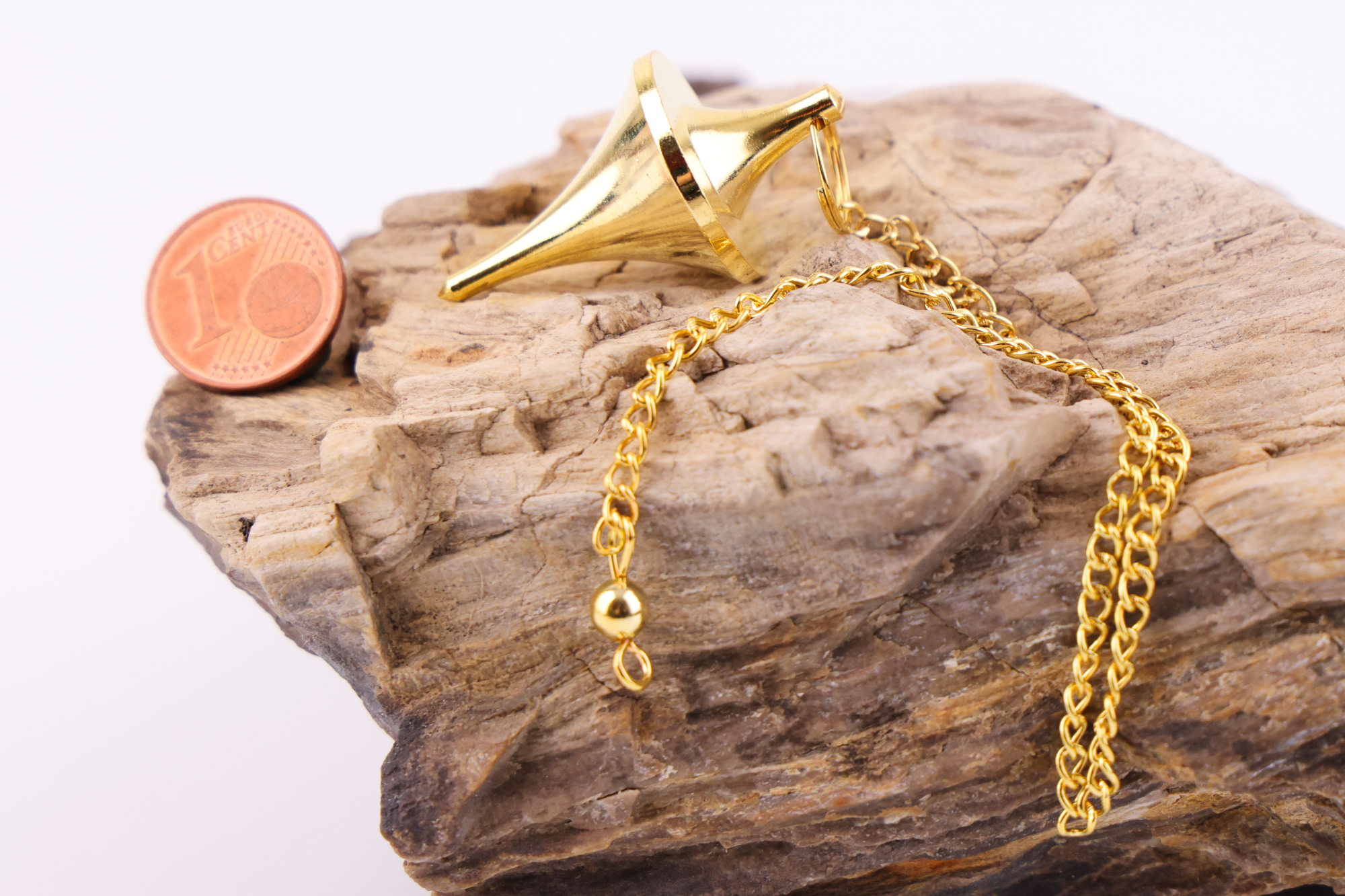 Vergoldetes Trichterpendel aus Messing